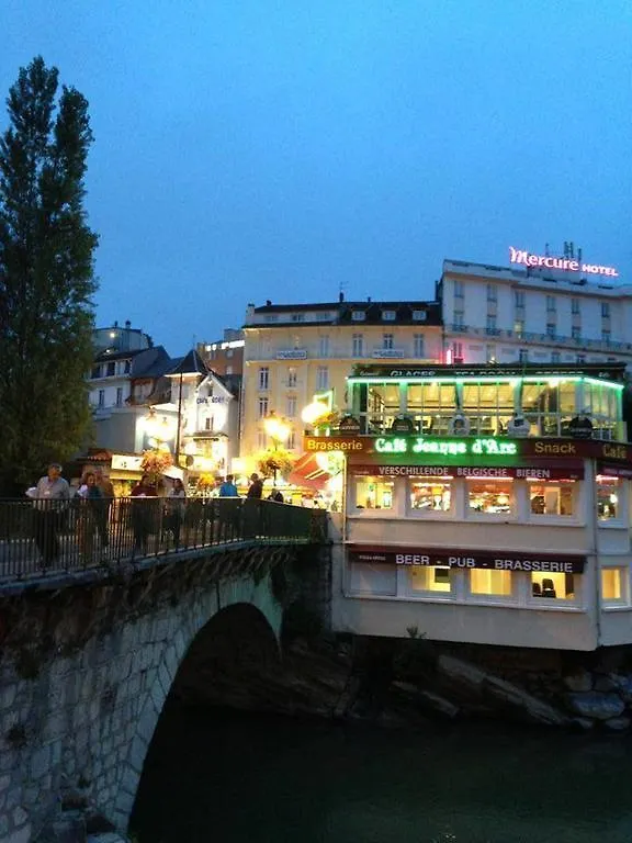 ** Apartahotel Appart'Hotel Saint Jean Lourdes Francia